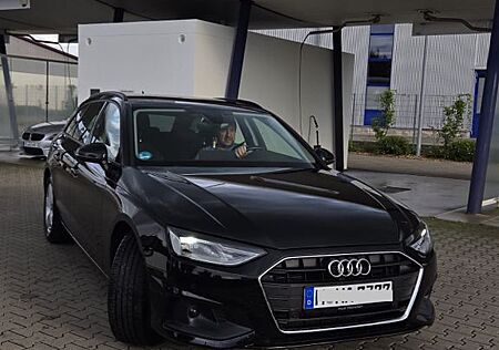 Audi A4 30 TDI S tronic Avant -