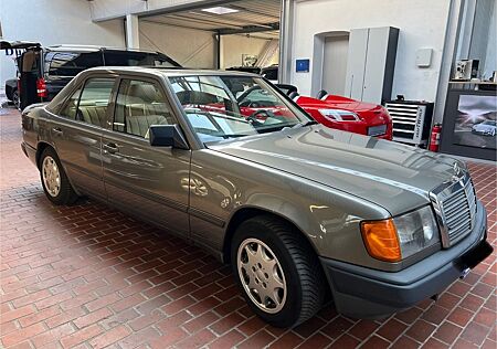 Mercedes-Benz E 300 TÜV/AU neu