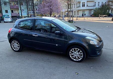 Renault Clio 3 mit neue Allwetterreifen
