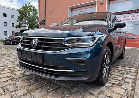 VW Tiguan Volkswagen 2.0 TDI SCR DSG Life*LED*RUCKFAHRK.*DIGIT