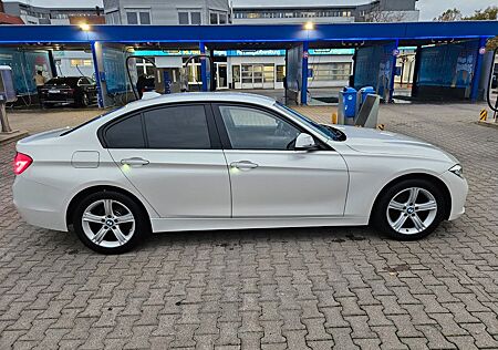 BMW 318d xDrive Advantage