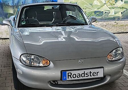 Mazda MX-5 1.6 16V / Tüv, Insp. + Reifen neu