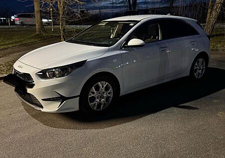Kia Cee'd / Ceed 1.5 T-GDI Vision Vision
