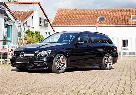 Mercedes-Benz C 63 AMG C 63 S AMG T "Performance"