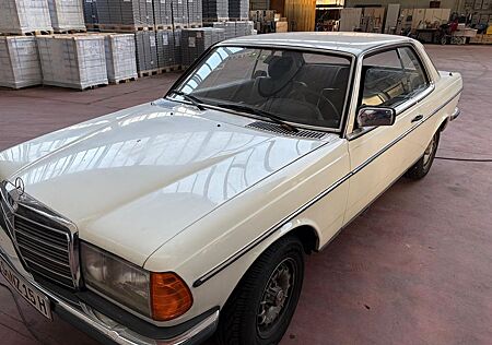 Mercedes-Benz 230 CE H weiß- läuft alles -HU 03/28 neu
