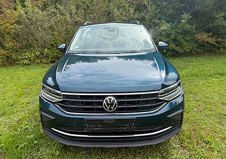 VW Tiguan Volkswagen 1.5 TSI DSG / neue inspection/ neue Tùv/