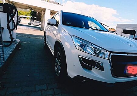 Peugeot 4008 1.8 HDi FAP 150 Allure STOP & START Allure