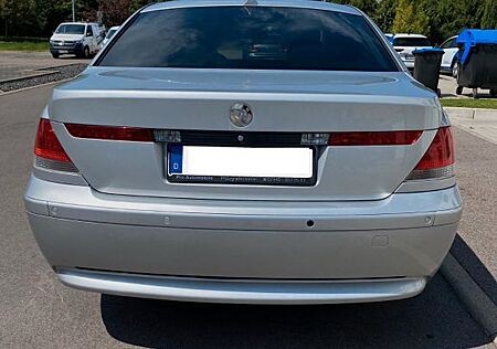 BMW 745i A -