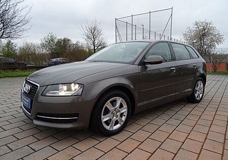 Audi A3 Sportback 1.6 TDI Attraction-2.Hand-Automat.