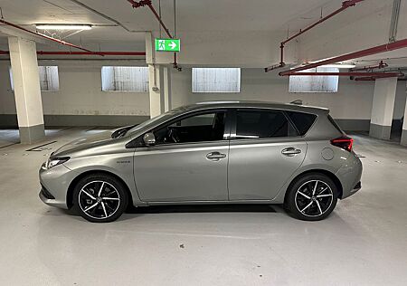 Toyota Auris 1.8 Hybrid