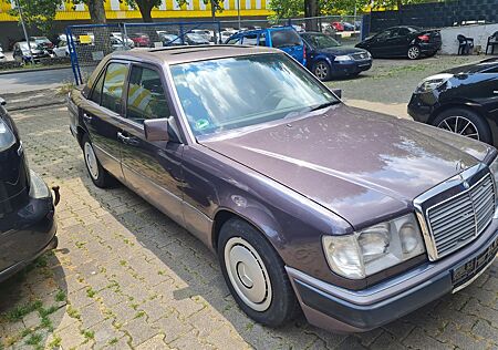 Mercedes-Benz 230