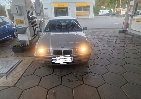 BMW 318i