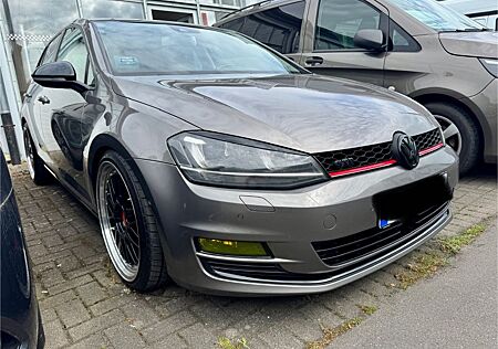 VW Golf Volkswagen 2.0 TDI DSG / 19 Zoll / LED
