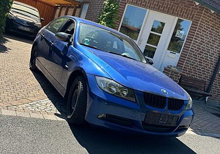 BMW 318i -