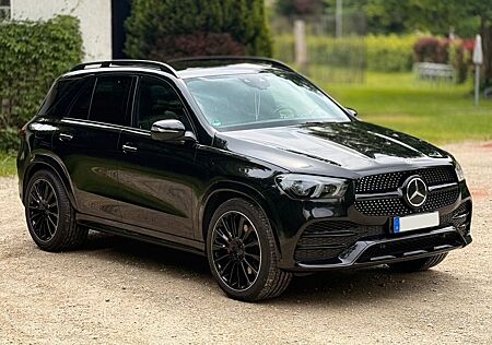 Mercedes-Benz GLE 400 GLE 400d AMG Line / 22 Zoll / Black-Optik / Pano