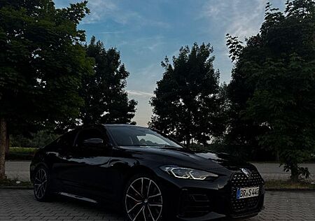 BMW M440i xDrive Coupé A -
