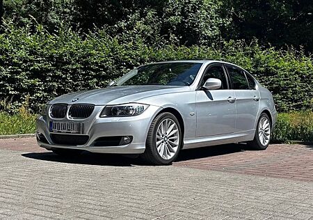 BMW 330 gebraucht kaufen BMW 330i Aut./Leder/Navi/Xenon/SHZ/elktr.Schiebedach