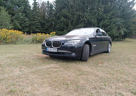 BMW 750i xDrive -