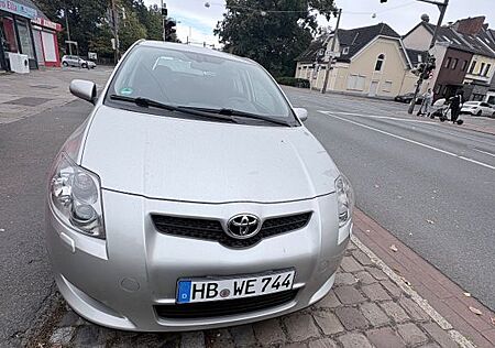 Toyota Auris 2.2 D-CAT D-CAT