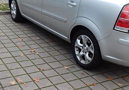 Opel Zafira 1.9 CDTI NAVI 110kW NAVI