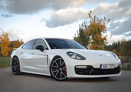 Porsche Panamera Turbo S E-Hybrid Turbo S