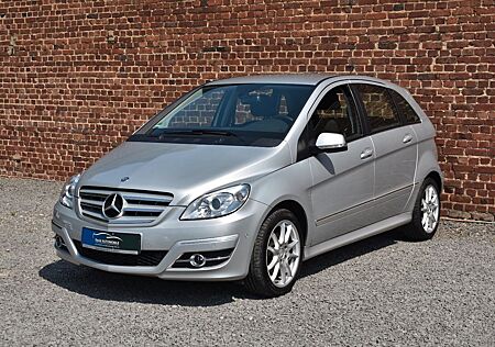 Mercedes-Benz B 180 CDI SPORTPAKET TEMPOMAT PDC SiTZHEiZ SHEFT