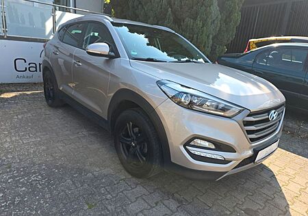 Hyundai Tucson Intro Edition 4WD*Navi*Spurhalte*Kamera..