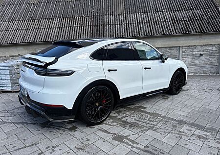 Porsche Cayenne 4.0 V8 GTS Approved Carbon