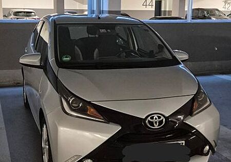 Toyota Aygo (X) Aygo (X) play