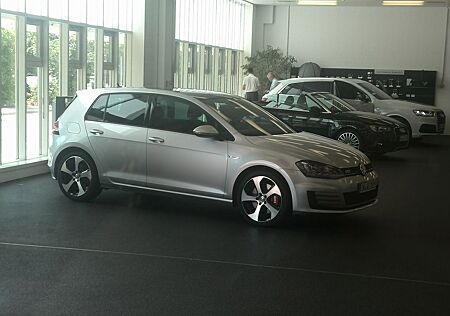 VW Golf Volkswagen 2.0 TSI BMT GTI Performance GTI Performance