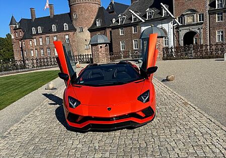 Lamborghini Aventador S Roadster mit Garantie arancio argos