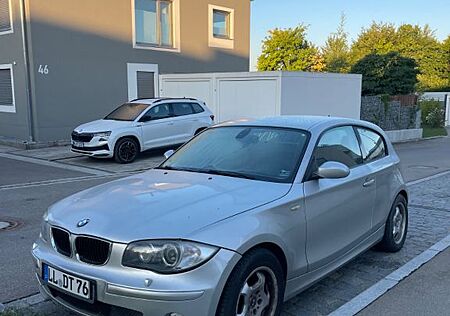 BMW 118d - TÜV - NAVI
