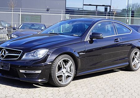 Mercedes-Benz C 63 AMG C63 Black Series AMG-Line V8 AMG-Speedshift Pano