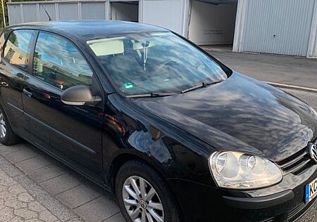 VW Golf Volkswagen 5 zu verkaufen