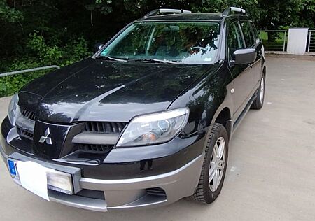 Mitsubishi Outlander 2.0 Invite 2WD Invite