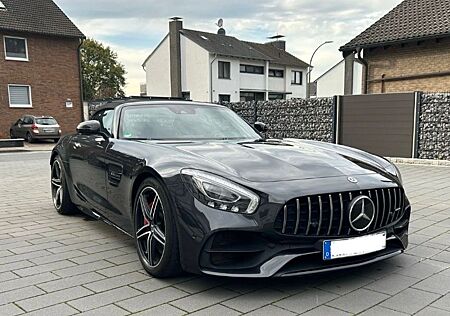 Mercedes-Benz AMG GT R Mercedes-AMG GTC 4.0 V8 BiTurbo mit 557 PS