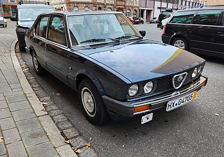 Alfa Romeo Alfetta Quadrifoglio oro