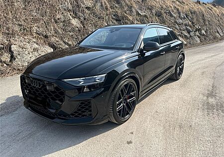 Audi RS Q8 RSQ8 TFSI quattro tiptronic -