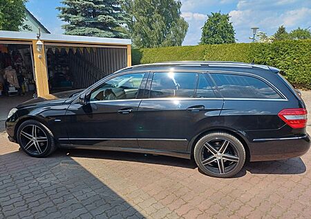 Mercedes-Benz E 220 CDI T BlueEFFICIENCY -