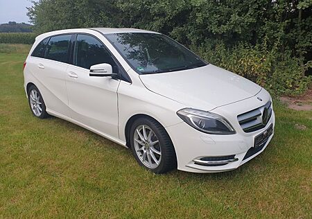 Mercedes-Benz B 180 - Navi Leder SHz Bi Xenon Scheckheft