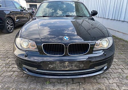 BMW 120d *5-Türig*Leder*Navi*Glasdach*Xenon*Euro5*