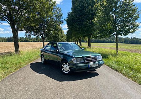 Mercedes-Benz 280 W124 280E Limousine in gutem Zustand