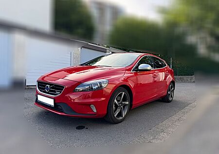 Volvo V40 T3 R-Design - TOP! 2.Hd,Kamera, Sitzh., Navi