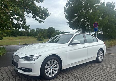 BMW 320 d AUTOMATIK*BI-XENON*NAVI*PDC*KLIMA*TEMP*SHZ