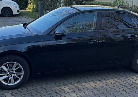 Audi A4 2.0 TDI S tronic -
