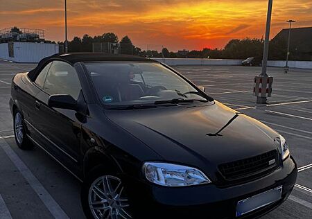 Opel Astra Cabrio 1.6 16V Linea Rossa