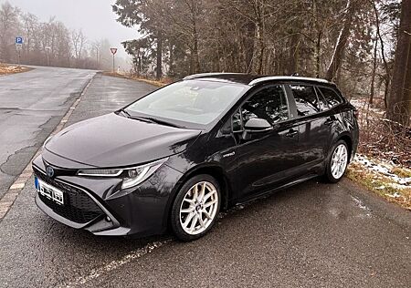 Toyota Corolla 2,0 Hybrid TS TEAM D - Technik Pak. AHK