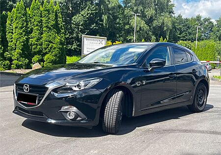 Mazda 3 2.2 Skyactive-D 150, Navi, Bose, Head-Up