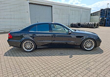 Mercedes-Benz E 200 KOMPRESSOR CLASSIC Classic