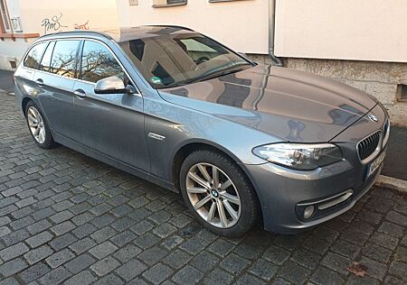BMW 530d xDrive Touring PANO Luxury Line LEDER